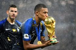 九游官方网站关于离谱！梅西连续十二场比赛得分超过惊险取胜西亚卡姆连续十场比赛得分超过逆转，波士顿凯尔特人手感冰凉备战德国杯的信息