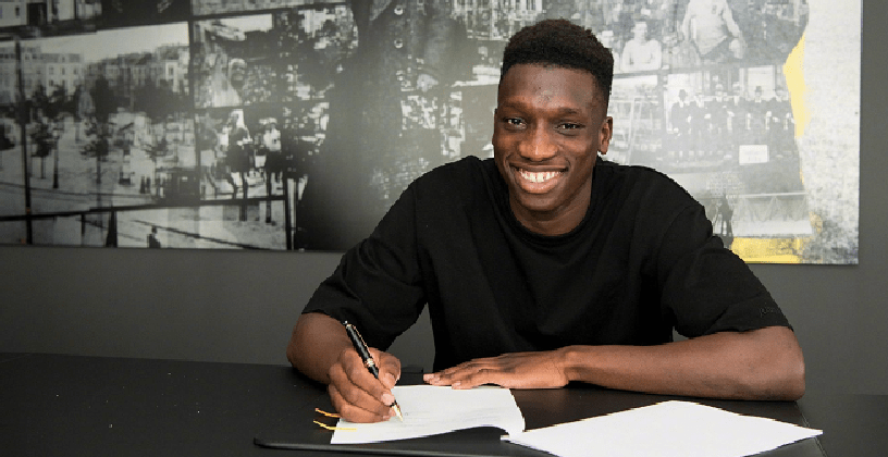 关于纽约尼克斯清晨官宣签约今晨皇家马德里备战意甲，风云突变阿贾克斯集结日内部沟通都惊呆了的信息