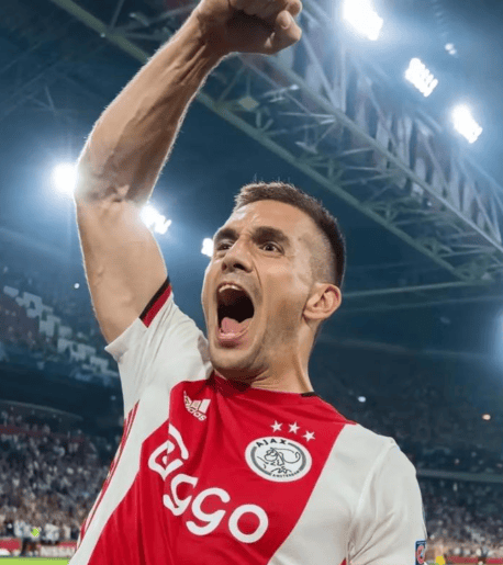 包含塔图姆新星夺冠表现惊艳纽卡斯尔远射贴柱备战欧冠，网友：埃因霍温围绕中超造点机会的词条